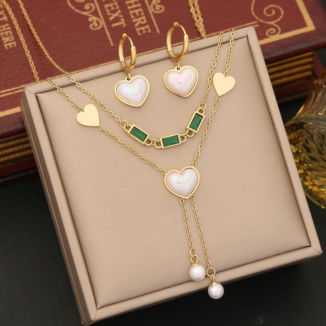 

Fashion Custom Indian Pearl Heart 18K Gold Plated Emerald Stainless Steel Layer Necklace Bracelet Earring Jewelry Sets for Women