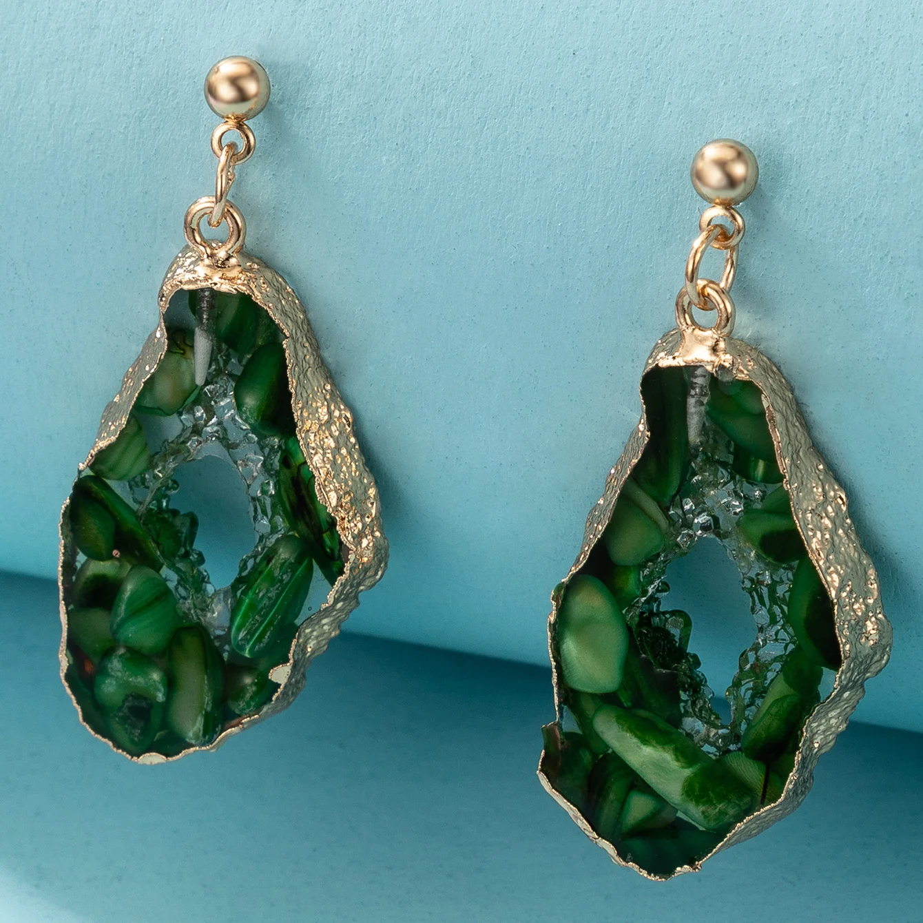 

XINA 2022 Boho Green Stone Drop Earrings for Women Fashion Irregular Geometric Metal Dangle Druzy Stone Earring Female Jewelry