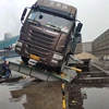 Rollover unloading tipper hydraulic truck unloading lift