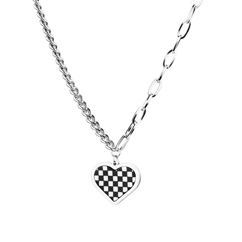 

New Arrival Gift Heart Shape Pendant Necklace Jewelry Titanium Steel Men And Women Same Style Jewelry Black White Love Necklace, Black and white