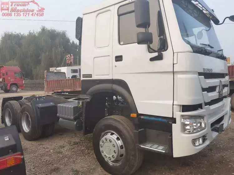 white howo tractor_49