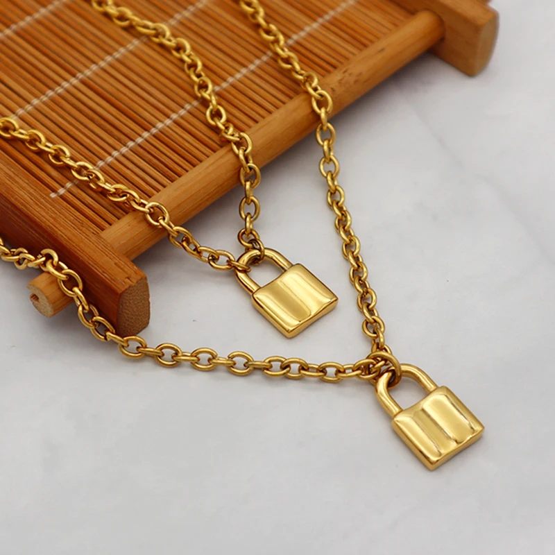 

2021 fashion design 18K gold plated stainless steel necklace with lock pendant