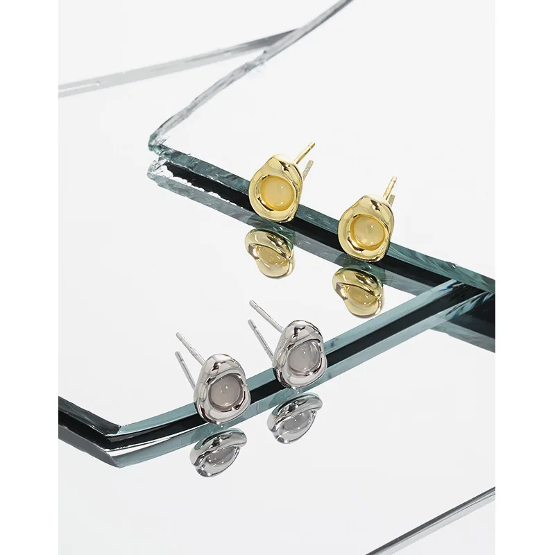 WMEL125 Trendy White Chalcedon Earrings S925 Sterling Silver 925 Gemstone Stud with Gold Plating for Weddings