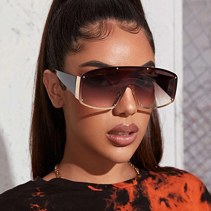 

UNOC Faceshield Female Personality Big Frame Sunglasses with Rivet Designer Famous Brands Luxury Sunglasses New Style One-piece