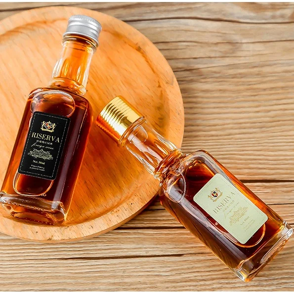 
25ml 50ml 70ml Mini Glass Bottle Clear Wine Liquor Alcohol Spirits Bottle Sales Empty Square Round Glass Bottle 