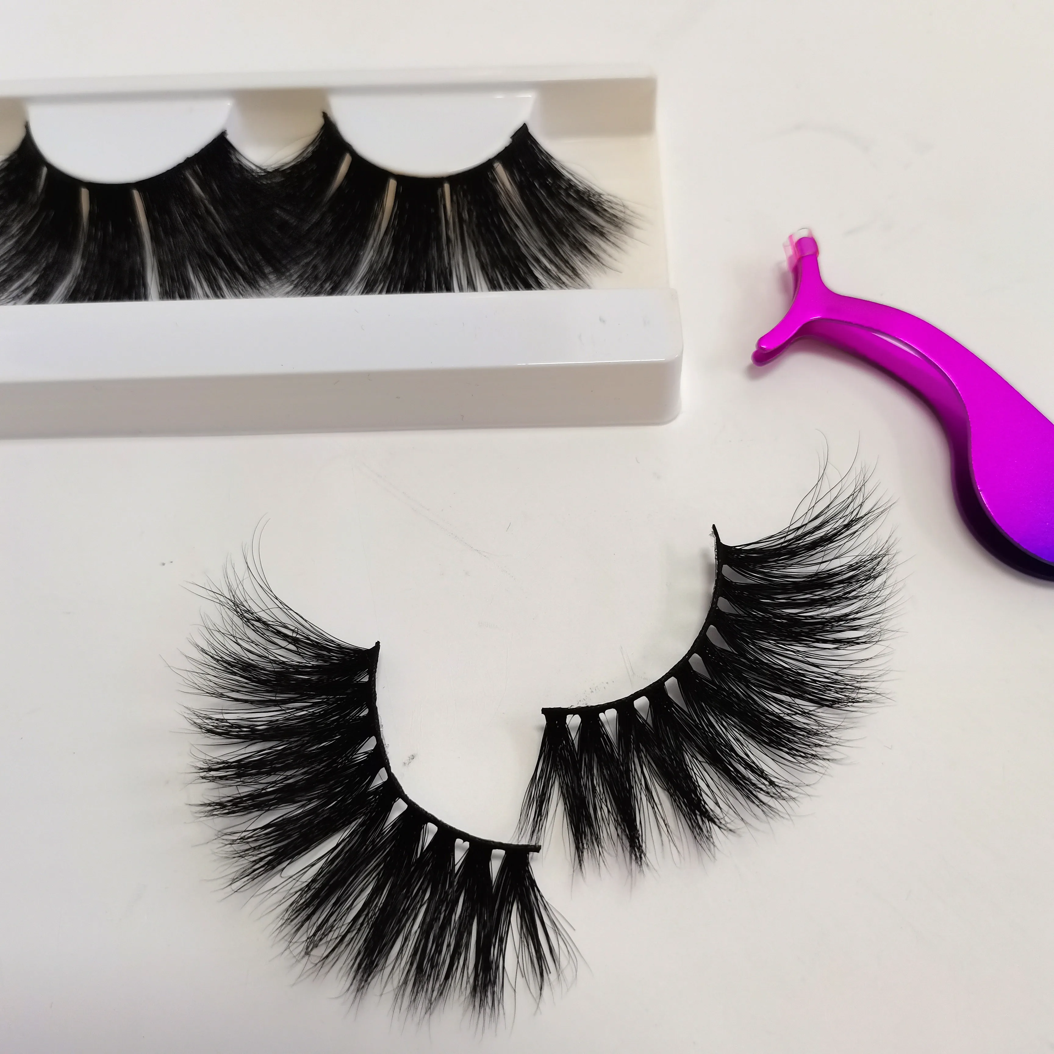

Wholesale lashes fluffy mink eyelashes 3d 5d 100% mink eyelashes mink lashes with costom packaging box, Black