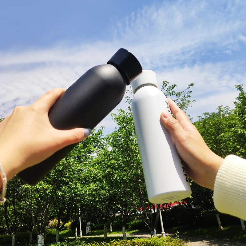 

Mikenda OEM Aluminum Water Bottle With BPA Free Lid, Customized pantone color