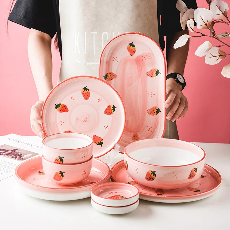 

Factory wholesale ins small fresh hand-painted strawberry ceramic plate home cute rice round plate