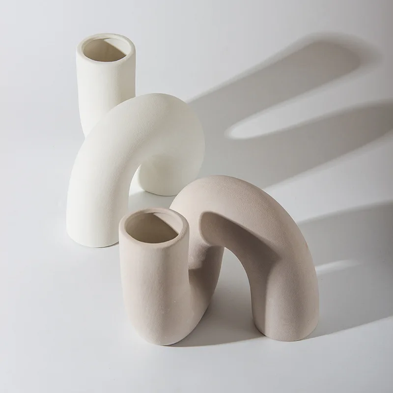

Moden U shape candle floreros creative home office table ornaments ceramic porcelain bud vase, White/terreous
