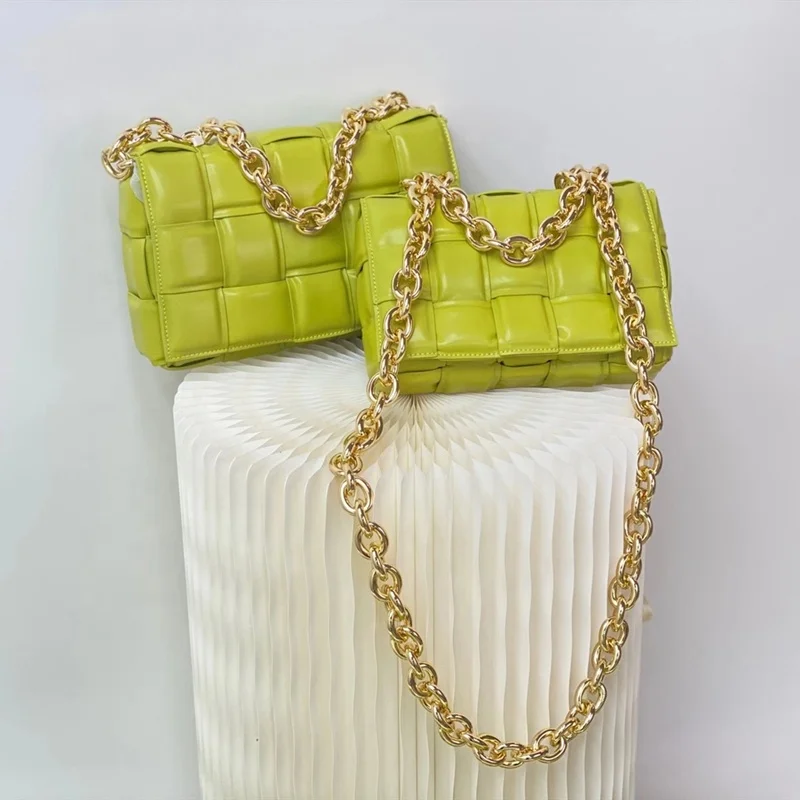 

Hot sale trendy luxury women hand bags for wholesale woven sling bag with chain cassette padded crossbody women handbag new