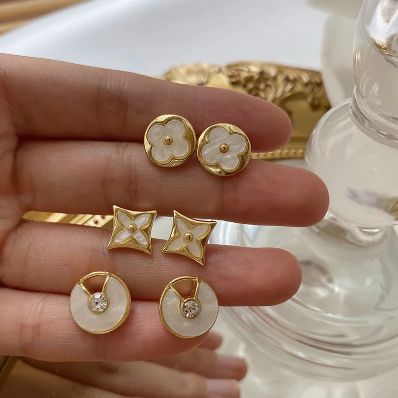 

GT Hot Selling Fashion Elegant Natural Shell Earring 2022 New Design Gold Plated Stud Earring Wholesale Jewelry Earrings