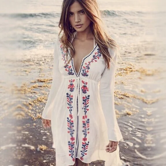 

2019 autumn new women's dress cotton embroidered ethnic style long sleeve bikini cover-up beach vacation sunscreen dress