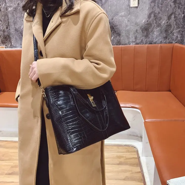 

designed tote bag ladies crossbody women bag crocodile handbag, Red, black, dark brown