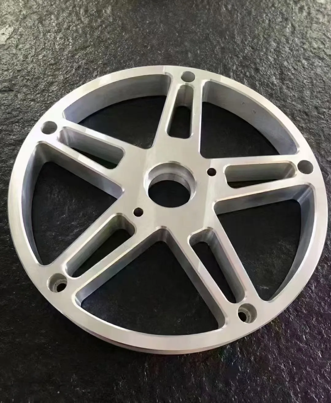 Custom Manufacturing Services | 3D Printing, CNC, Injection Molding Aluminum Hub