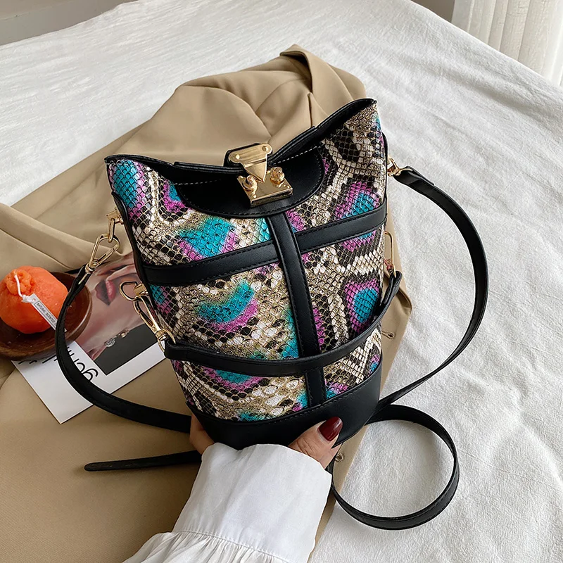 

Dropshipping 2022 Hong Kong Style fashion lady shoulder bags bucket shape woman bags Snakeskin pattern Retro elegant handbags, 5 color can choose or custom you like color