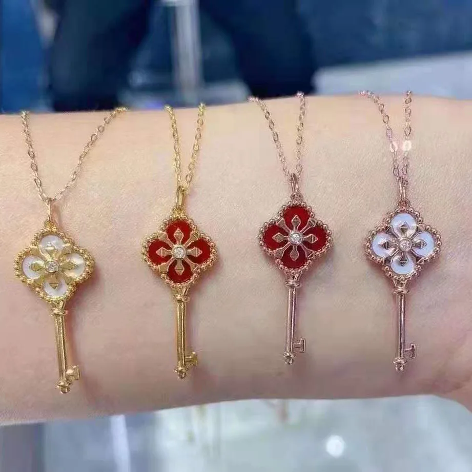 

Luxury Fashion Pure 18K Gold Charms Pendants Necklace Women Ladies Bridal Engagement Wedding Jewelry