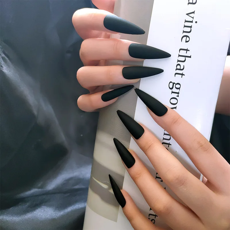 

Fashion Matte Almond Nail Pre-design False Fake Nails Black Color Pointed Designed Salon Nail Art Tips Good Quality