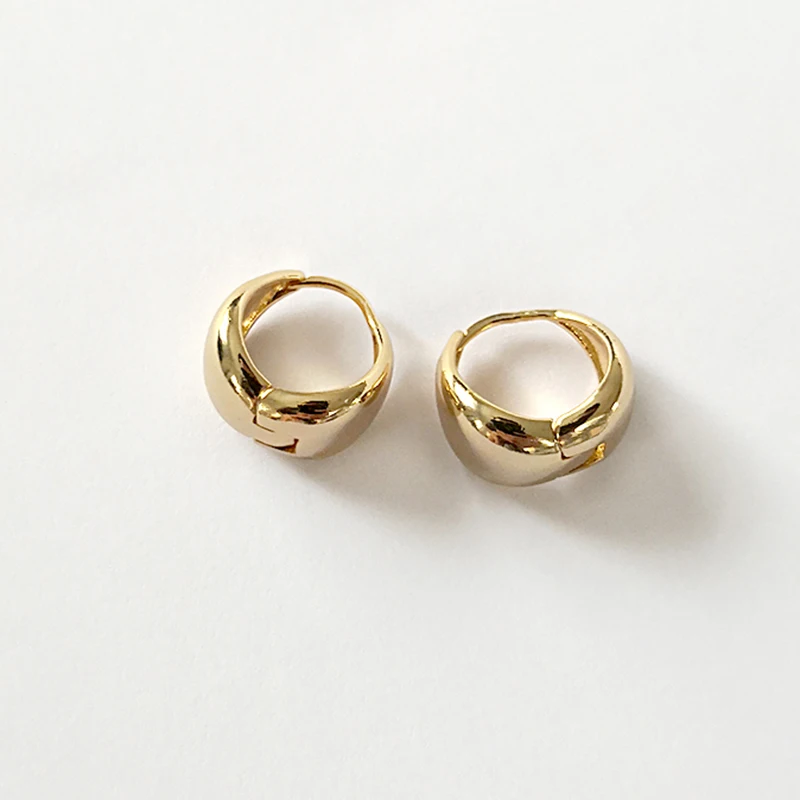 

2019 Trendy Basket Wide Gold Earrings Polished Huggie Earrings for Women Minimalist Hoop Earrings Everyday Jewelry, Gold/silver
