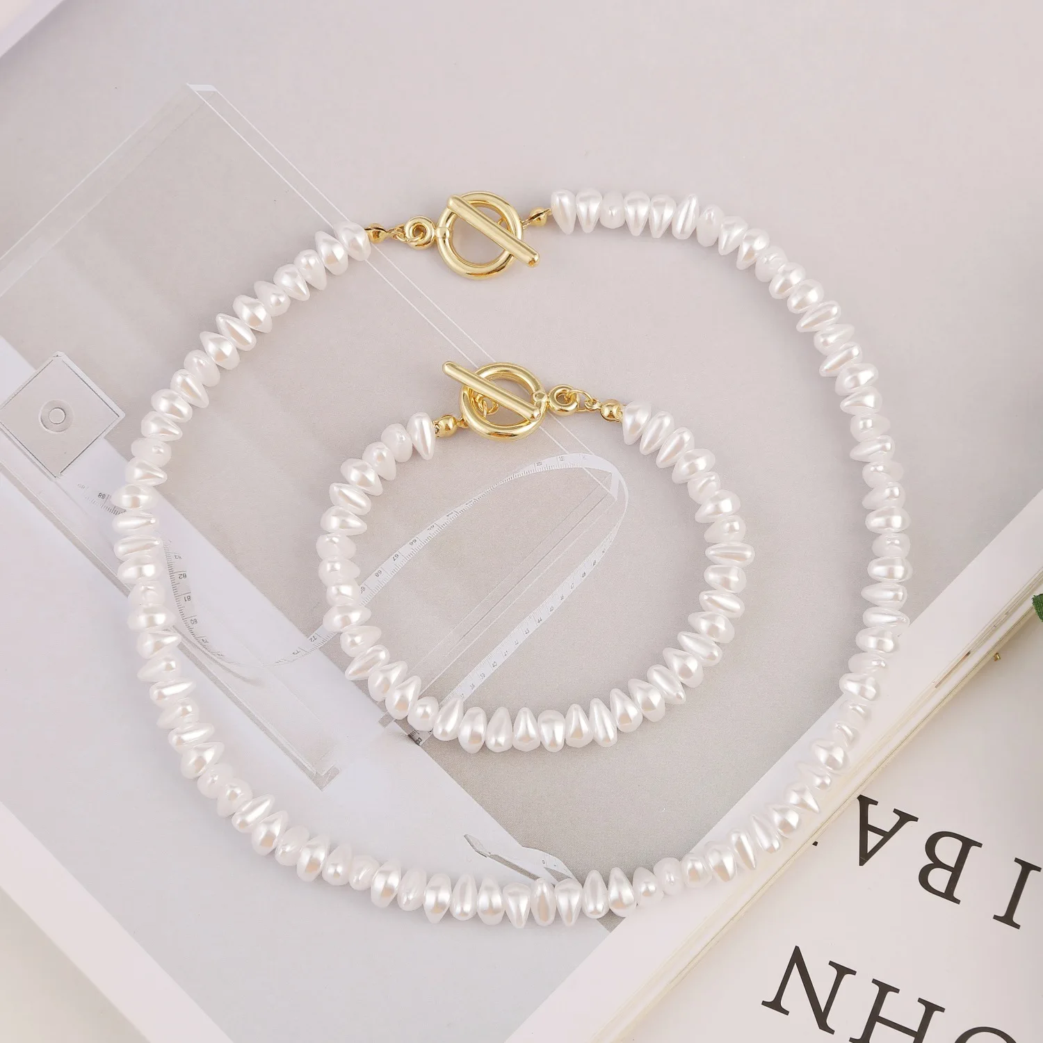 

2021 Individual Creative Handmade Pearl Necklace Irregular Imitation Pearl Necklace Bracelet Set for Beach Wedding