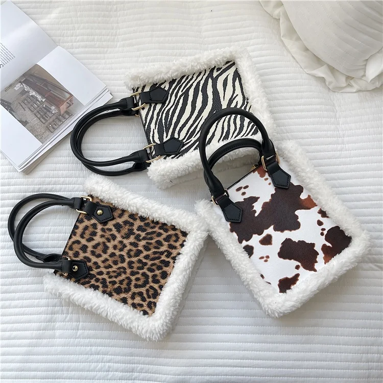 

2021 winter new fashion popular single shoulder crossbody bag leopard print cute plush bag zebra print square handbag women