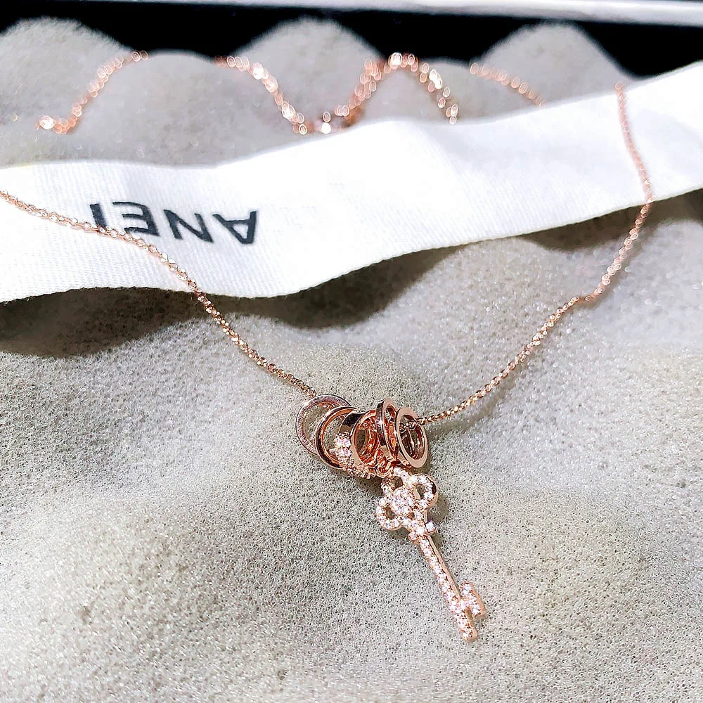 

Best Selling Sparkling Rhinestone Crystal Key Pendant Necklace CZ Cubic Zirconia Key Necklace, Picture color