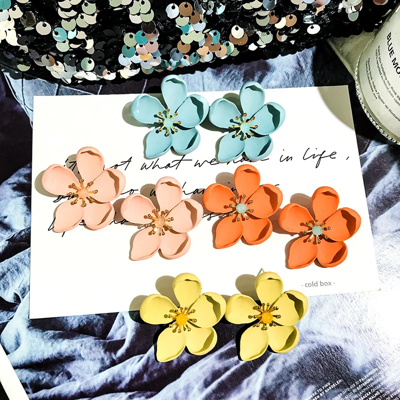 

2021 wholesale purple korea women earrings with flowers