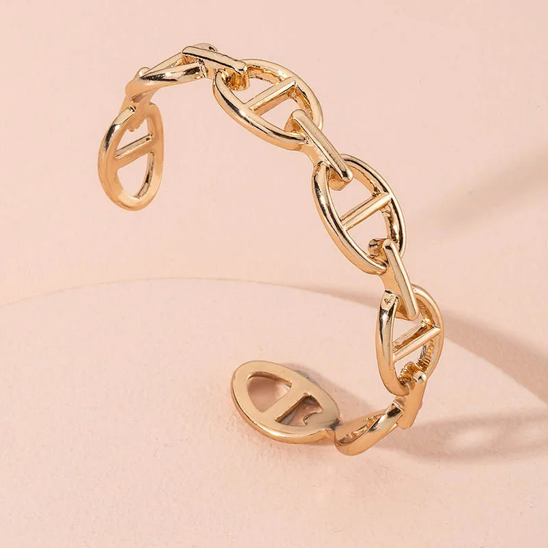 

Vintage Pig Nose Chain Bracelet Metal Texture Simple Geometric Hollow line Open Bangles Women Fashion Party Jewelry 2021