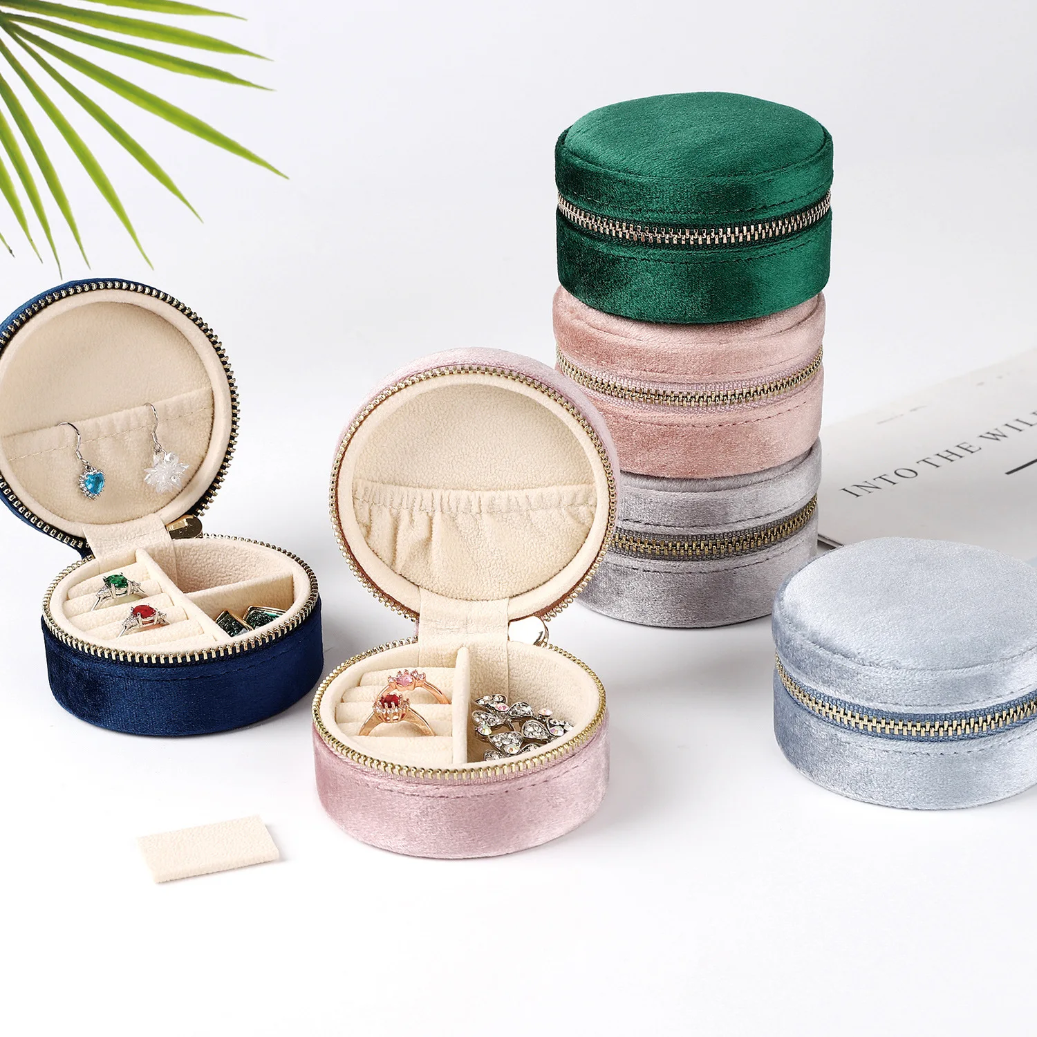 

HJH281 Women Girls Round Velvet Earrings Ear Stud Box Organizer Portable Jewelry Small Travel Jewelry Boxes