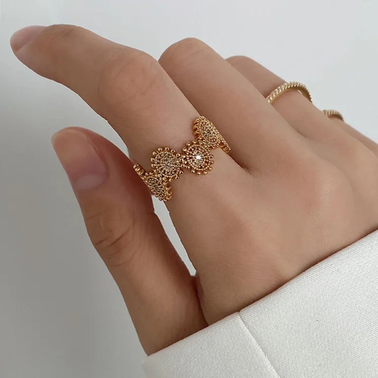 

Fashion Metal Beads Daisy Open Ring Gold Color Retro French Lace Rhinestone Adjustable Ring Female Jewelry Wedding, As picture