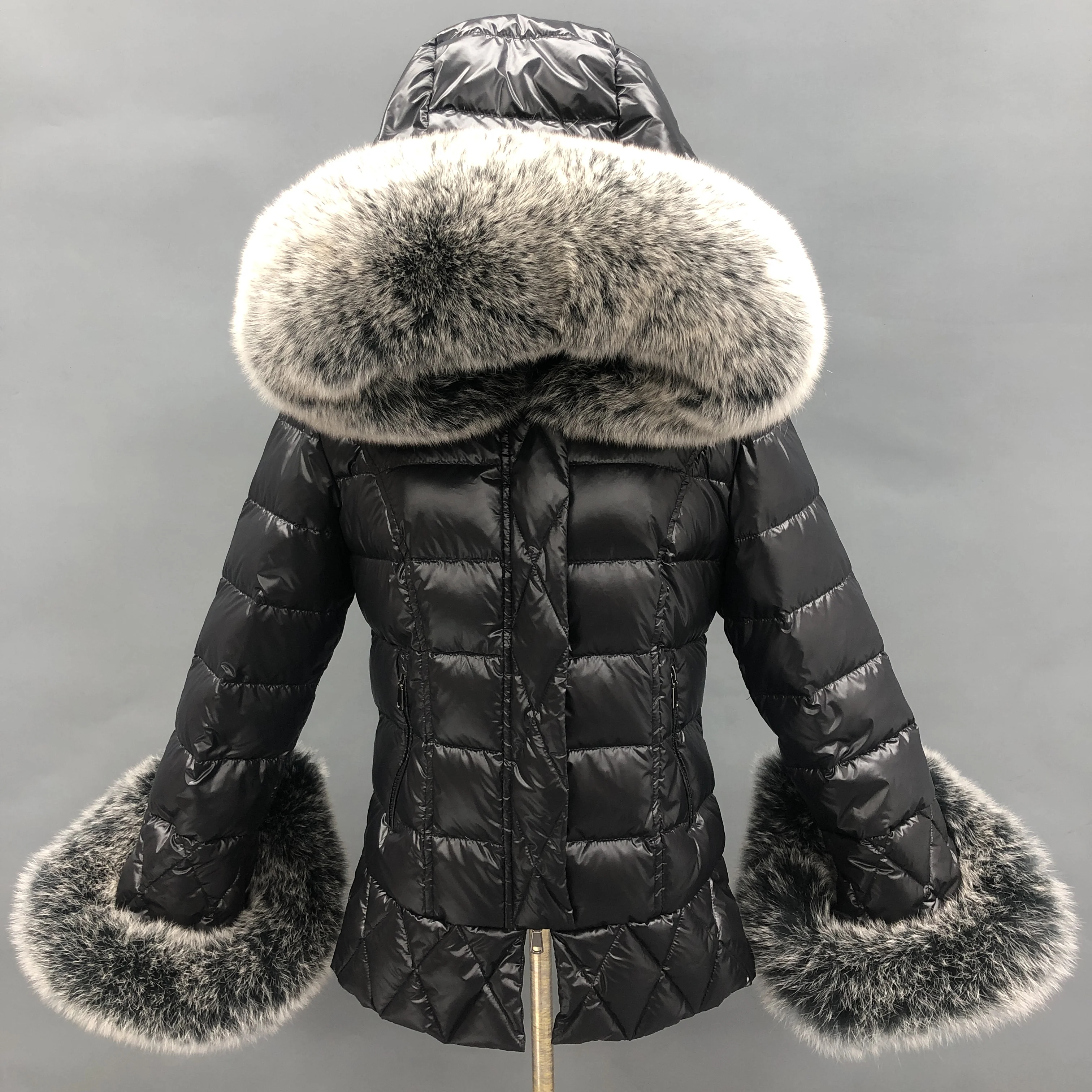 

Classic design goose feather filled warm raccoon fur hood down parka