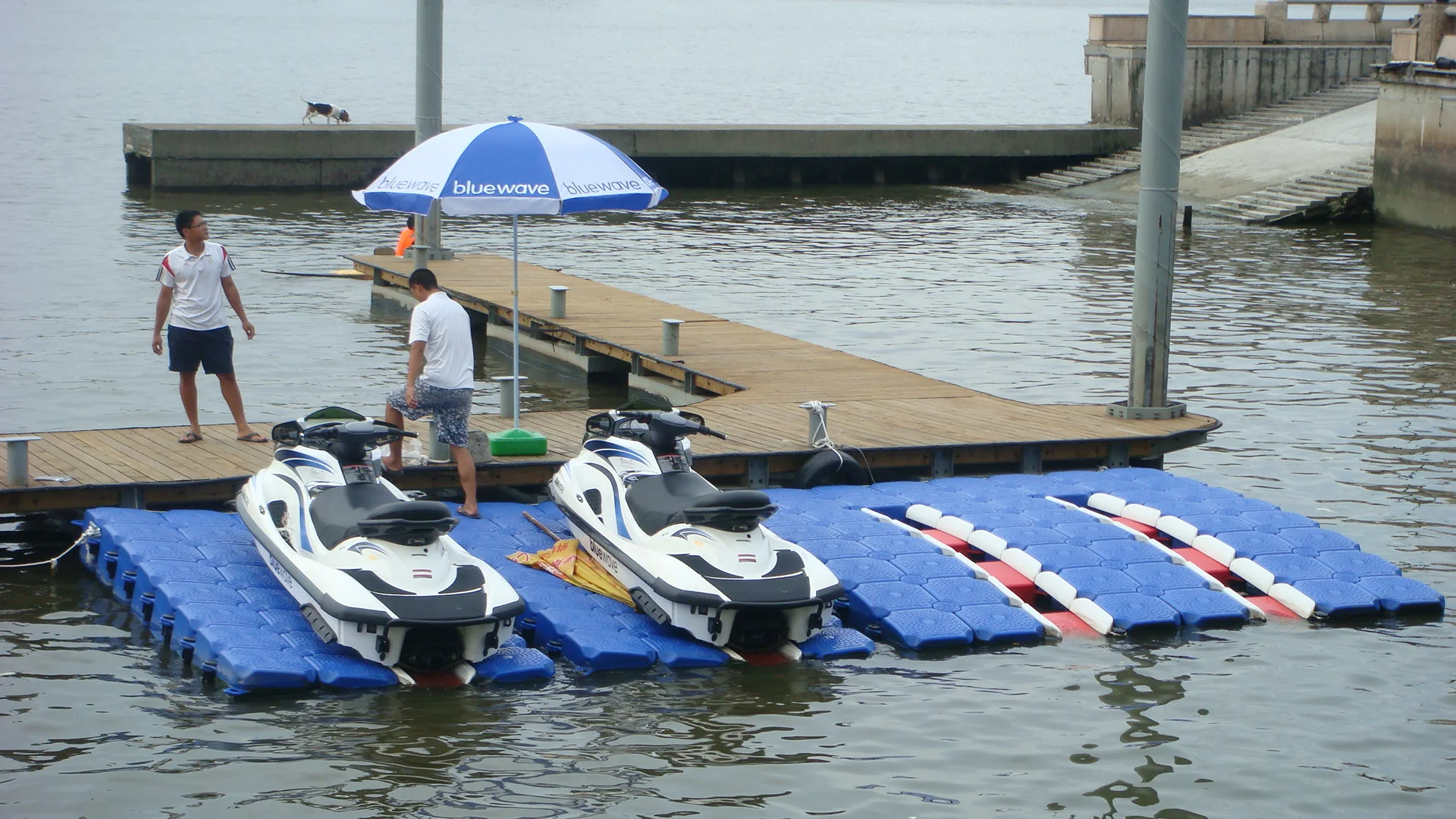 广东制造的高品质小型单摩托艇码头