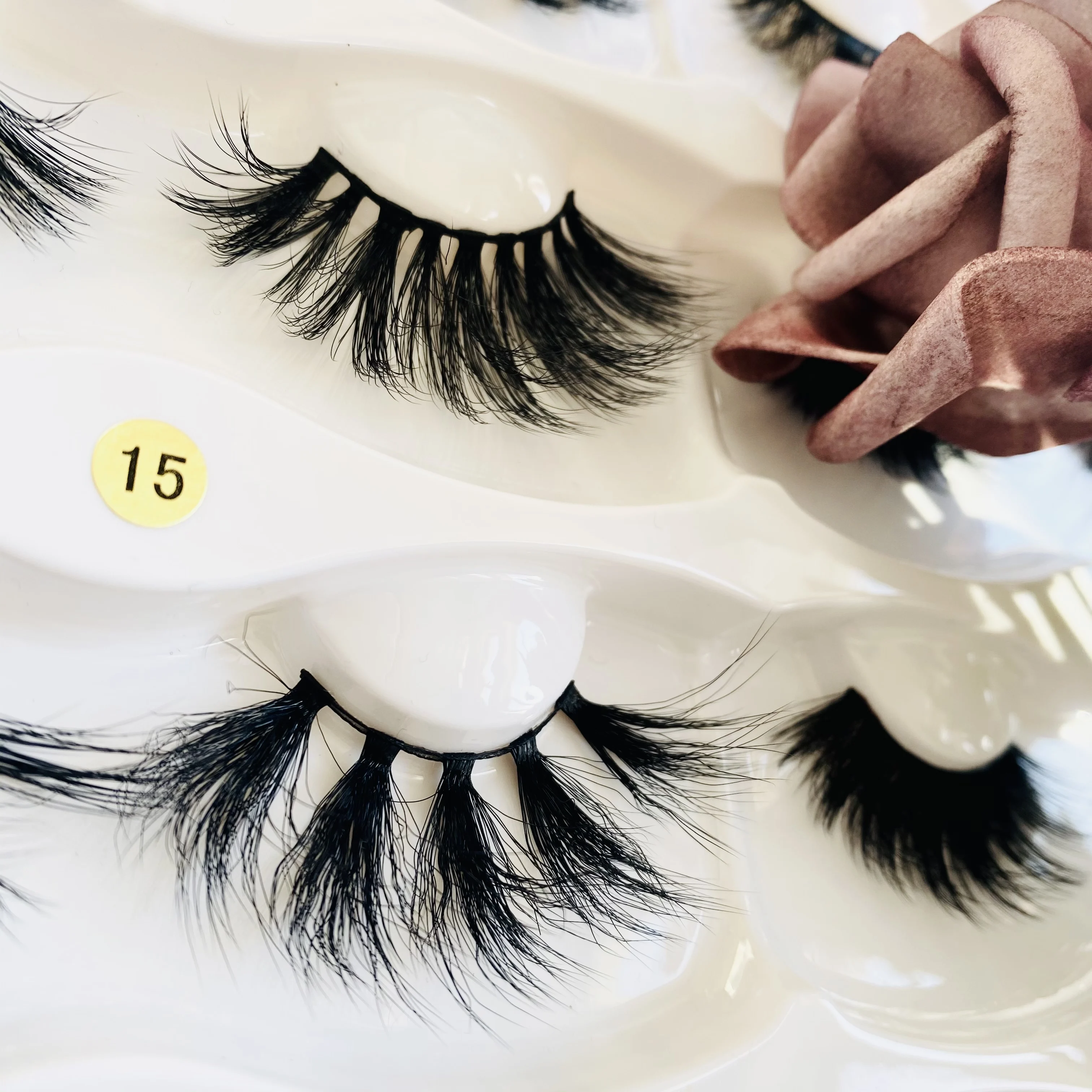 

2021 New Design 25mm 8D Faux Mink Synthetic Silk Eyelashes Wholesale Lashes Lash with Case