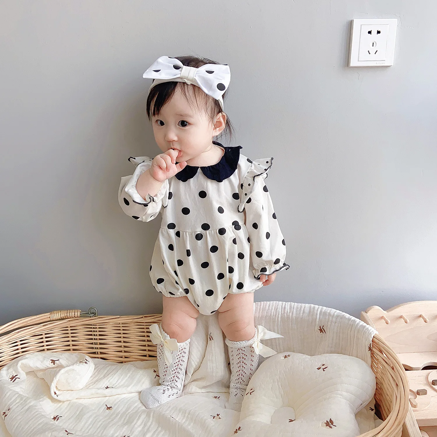 

rts 2020 Autumn Newborn Flying Sleeve Doll Collar Romper Baby Long Sleeve Jumpsuit for 0-2years kids