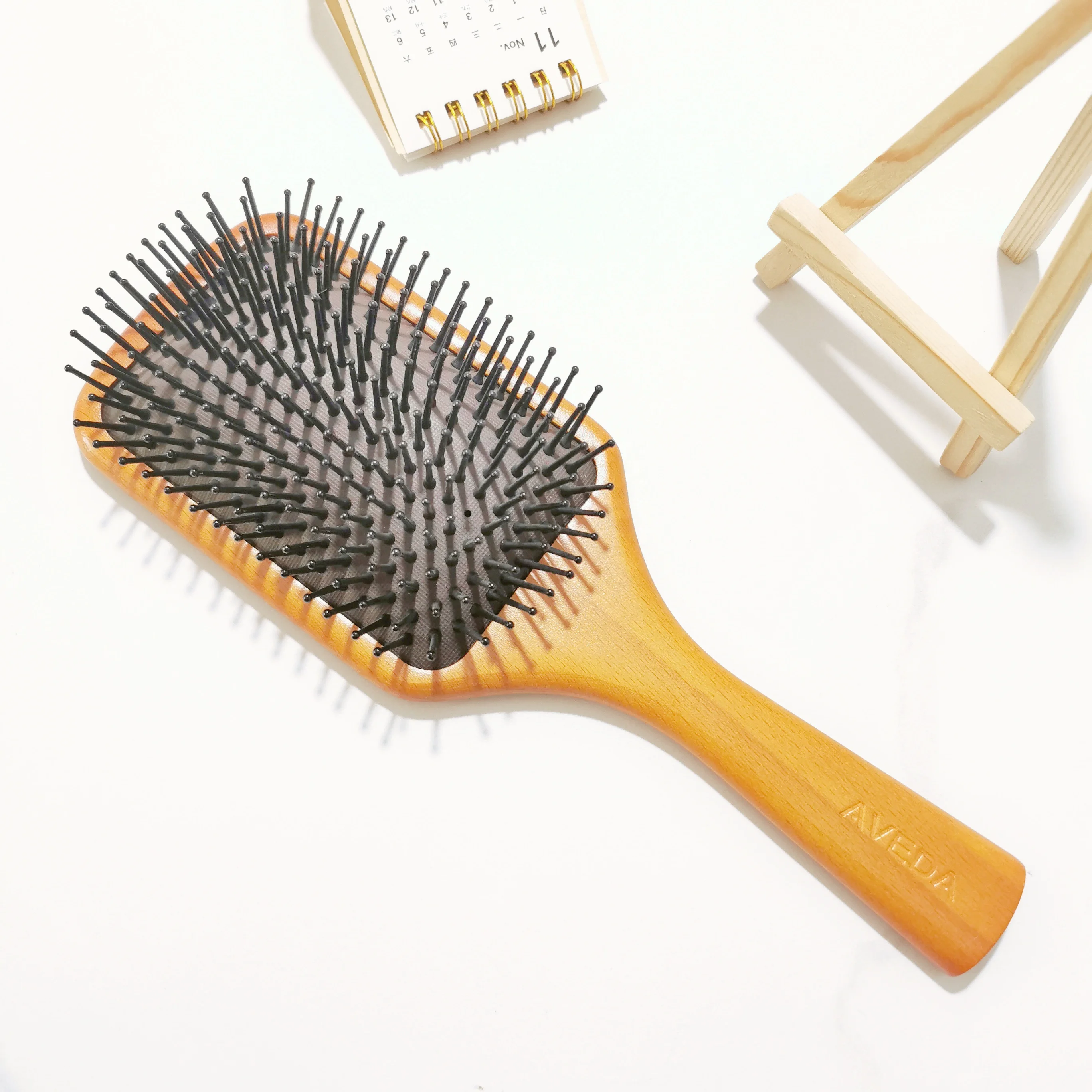 

High Quality Beech Customized Bamboo Wooden Hairbrush Eco-friendly Handmade Paddle Hair Brush Natural Organic Cushion Hairbrush, Customized color