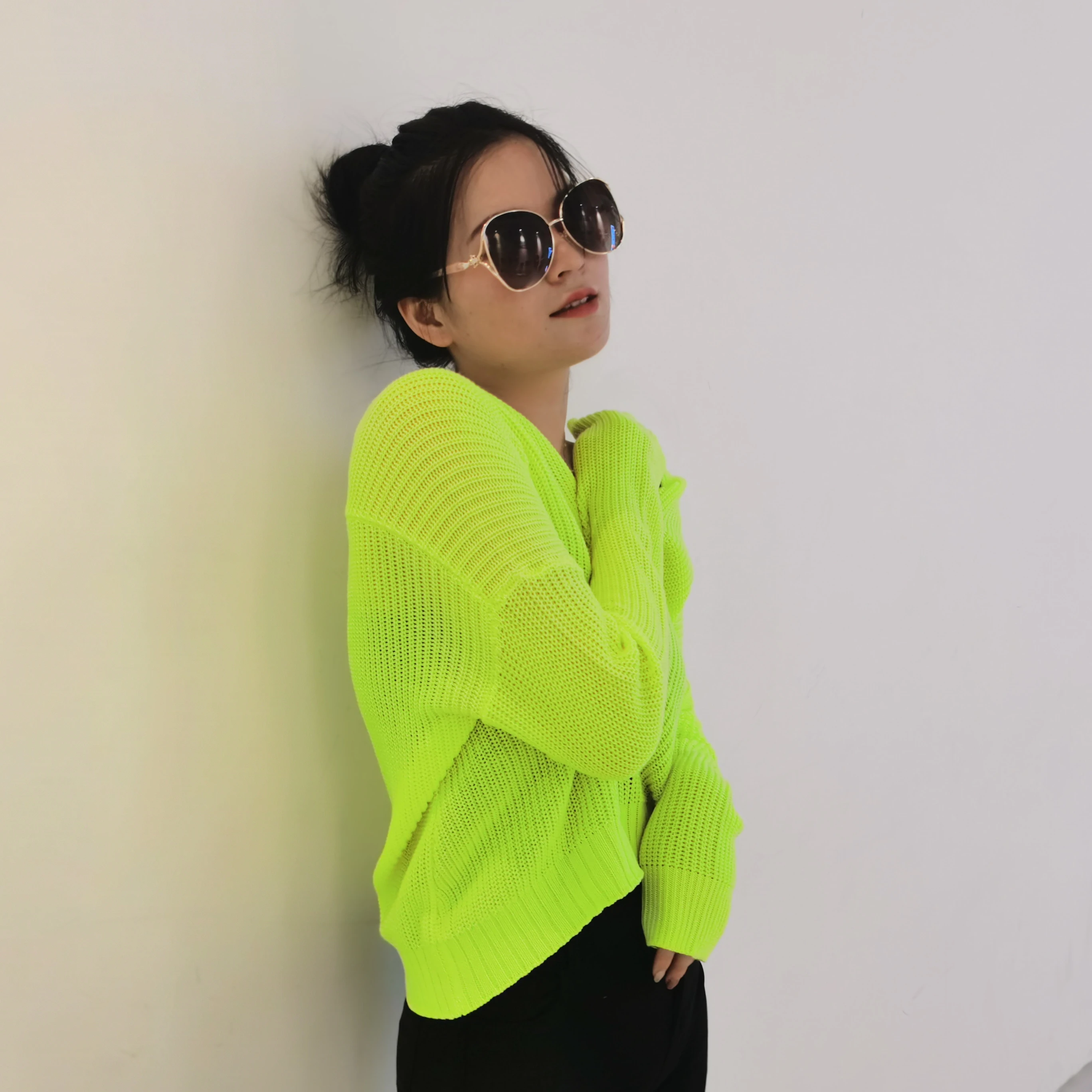 

Ladies Sweater New Spring And Autumn Thin Loose Top Short Long-Sleeved Knitted Bottoming Shirt, Fluorescent green