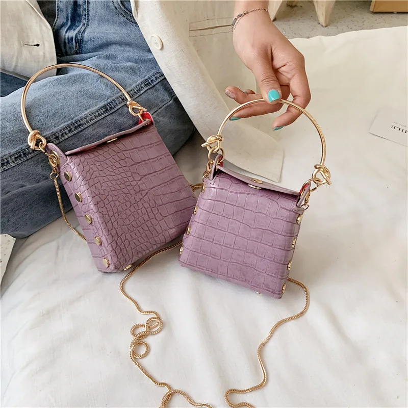 

Qetesh 2020 Elegant Small Chain Metal Handle Women Bags Handbag, Customizable