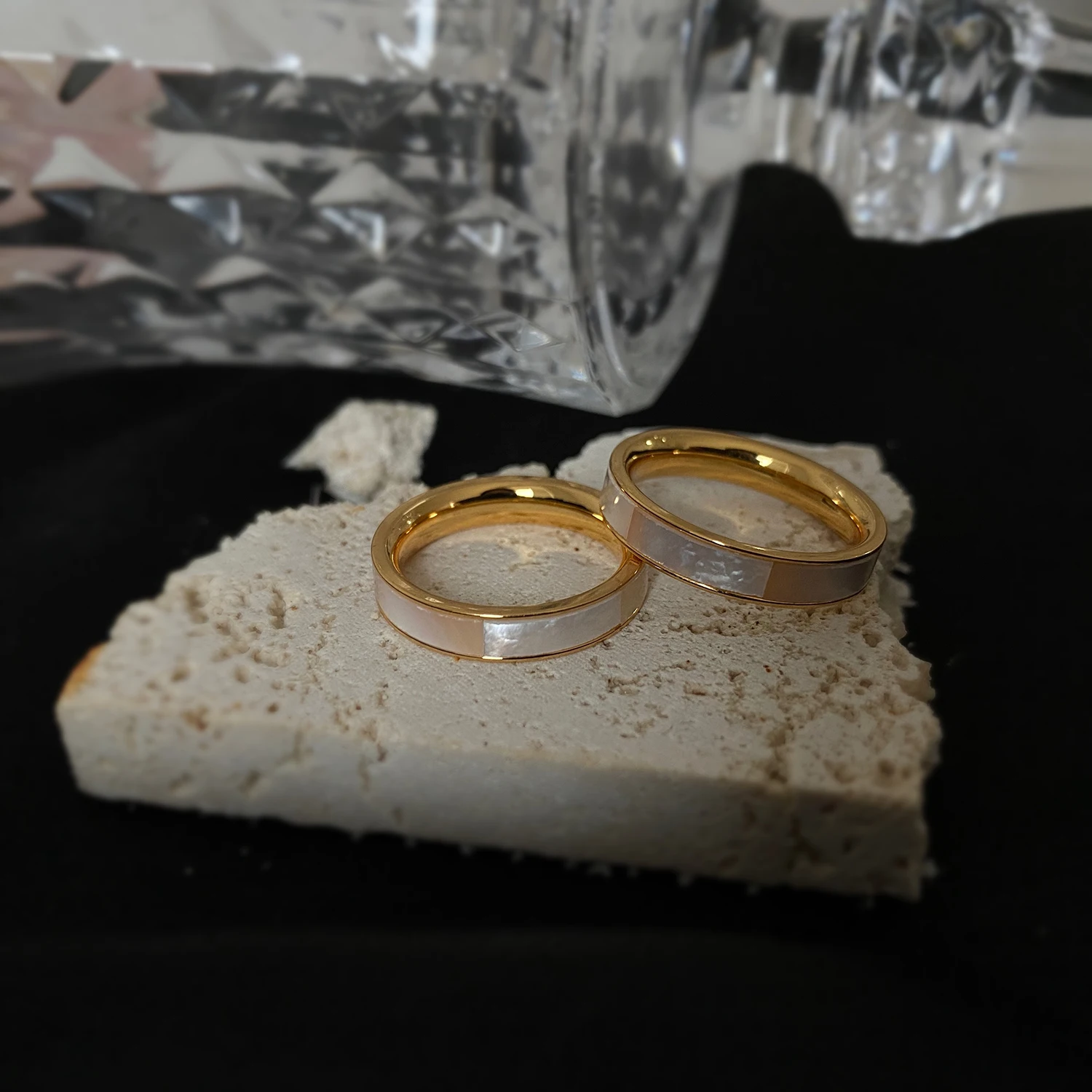 

4mm Colorful Linked Mother of Pearl Rings Natural Shell Brass 18K Gold Plated Ring Plain Luxury Vintage Minimalist Jewelry 2021