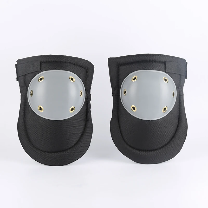 
Heavy-duty construction throughout knee pads 