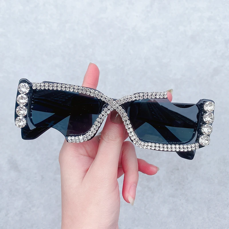 

L8355 2021 High Fashion Famous Brand Designer Custom Ladies Small Square Bling Diamond Rhinestones Women Shades Sunglasses