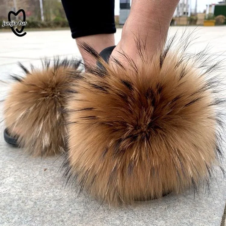 

2022 wholesale design fluffy fox fur slippers brown raccoon furry real fur slides for women with logo, All colors can be customized