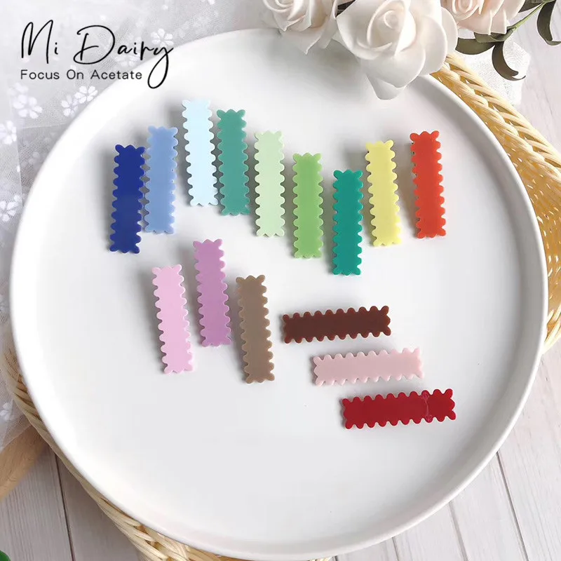 

MiDairy Ins milk white acrylic hair biscuit cracker hairpin double bangs hairstyle alligator hair clips