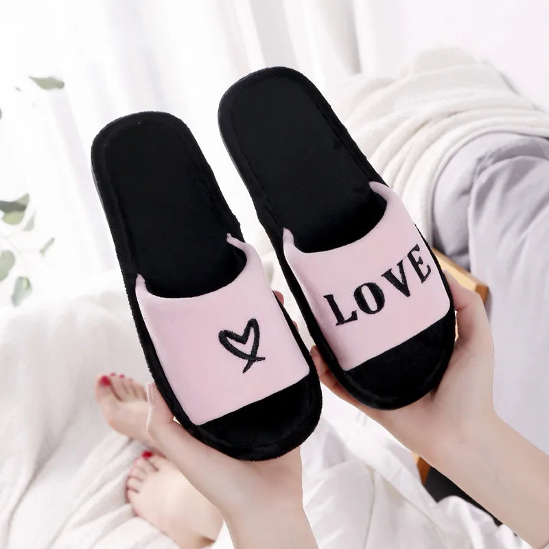 

XINYU Wholesale Winter Home Love Heart Shaped Slippers Cozy plush slippers custom Cartoon Fur Slippers Women, Customized colors