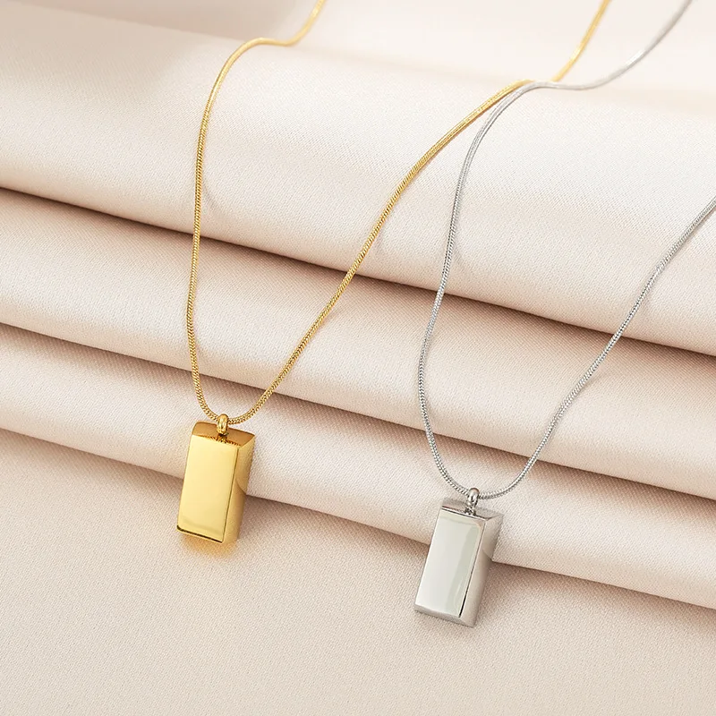 

Amazon Best Selling 24K Gold Stainless Steel Rectangle Pendant Necklace Luxury Geometric Gold Rectangle Necklace For Party