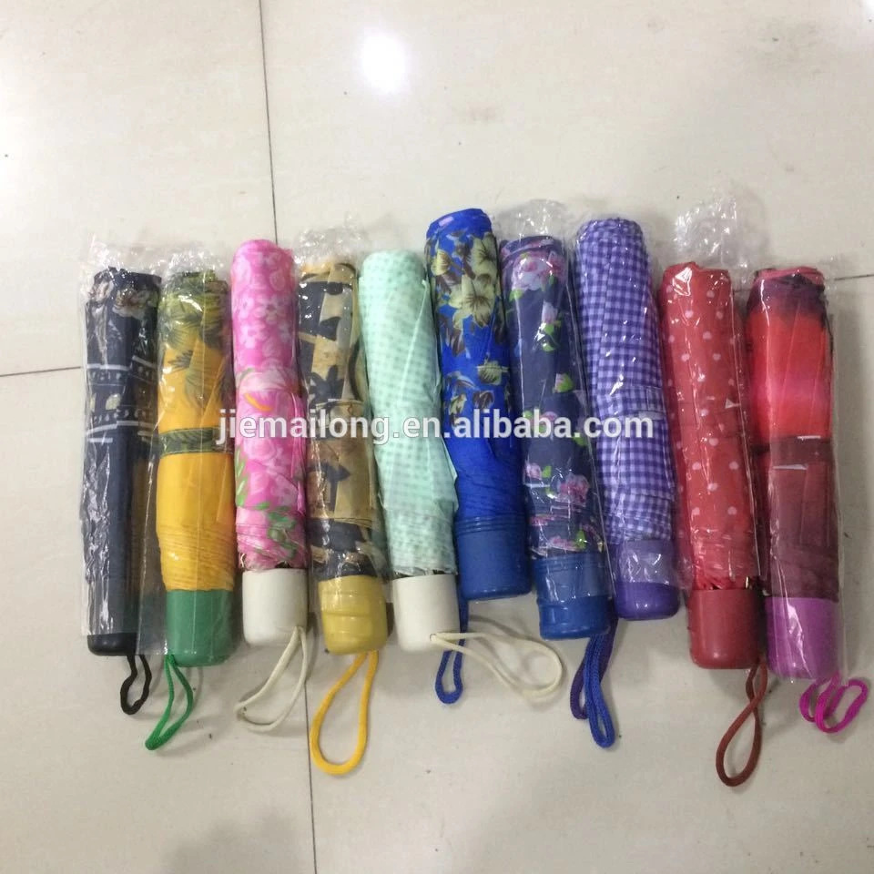 

cheap manual open 3 fold super mini umbrella printed with plastic handle
