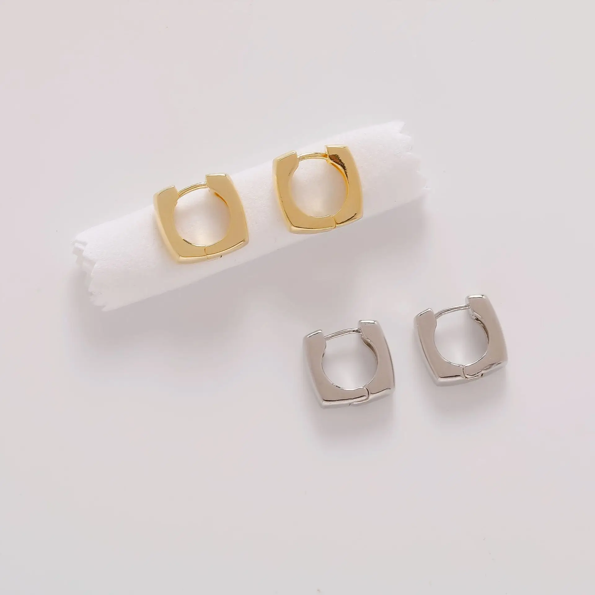 

Wholesale 2022 Korean simple new geometric square stud earrings women Gold Plated Jewelry