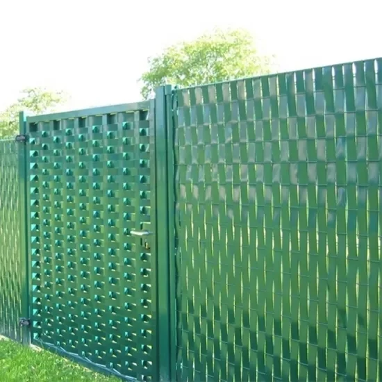 

Hot Sales Decorative Hard PVC Kit Rigid Fence Panel Green Vinyl 4.7cmx50m with100 Clips PVC Privacy Strip Screen Fence, Ral7016,ral7040,ral6005,ral8011,ral9006 etc