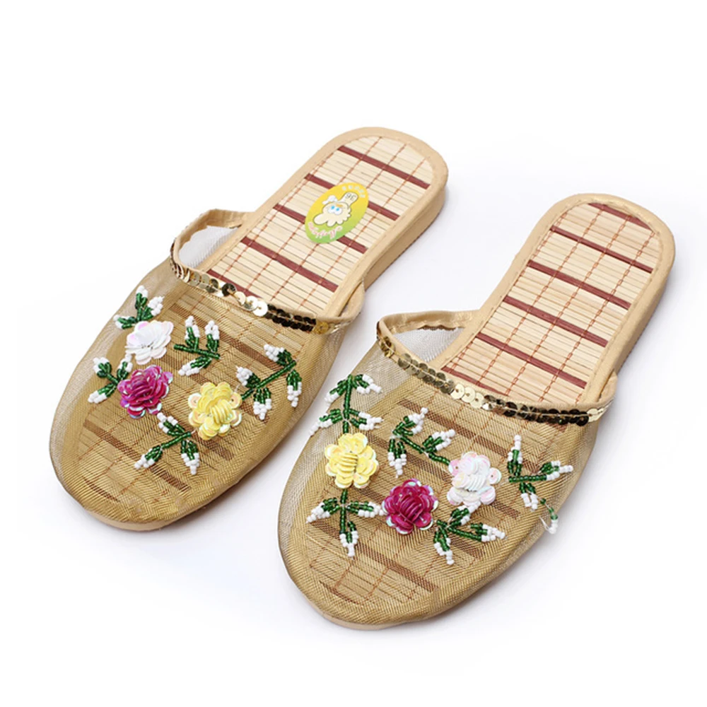 

Summer Indoor Breathable Flower Embroider Chinese Mesh Slippers