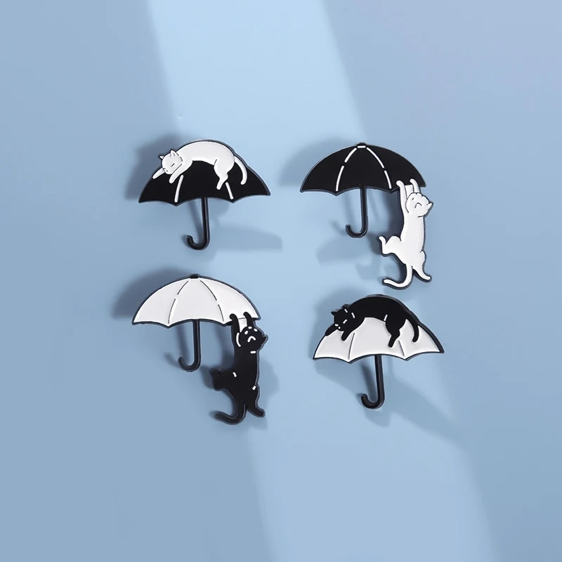 Black and White Umbrella Cat Enamel Brooch Cute Pet Cat Backpack Badge Gift