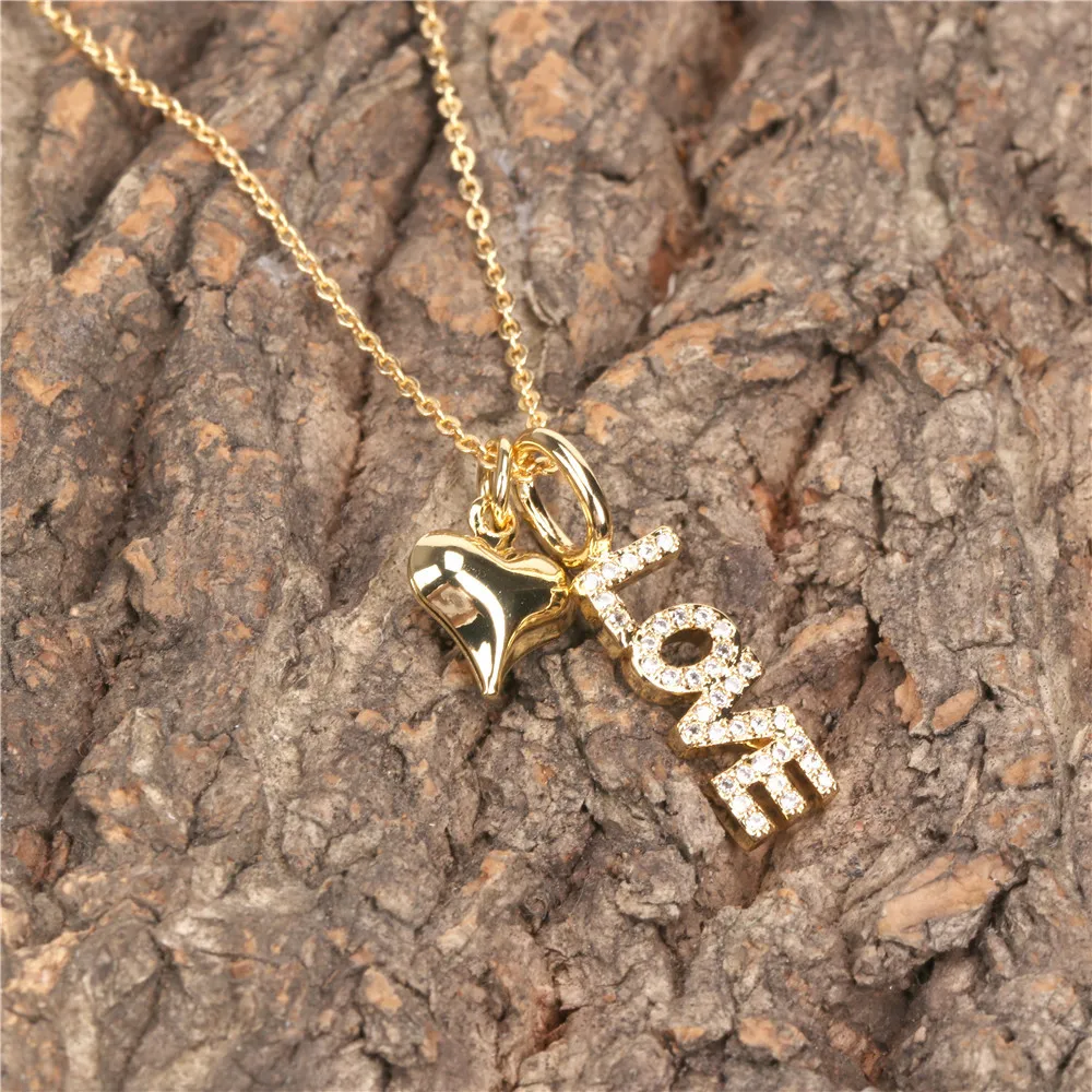 

2021 Best Sale Romantic Thin Chain Heart Pendant Necklace Gold Plated Micro Paved Crystal English Letter LOVE Pendant Necklace