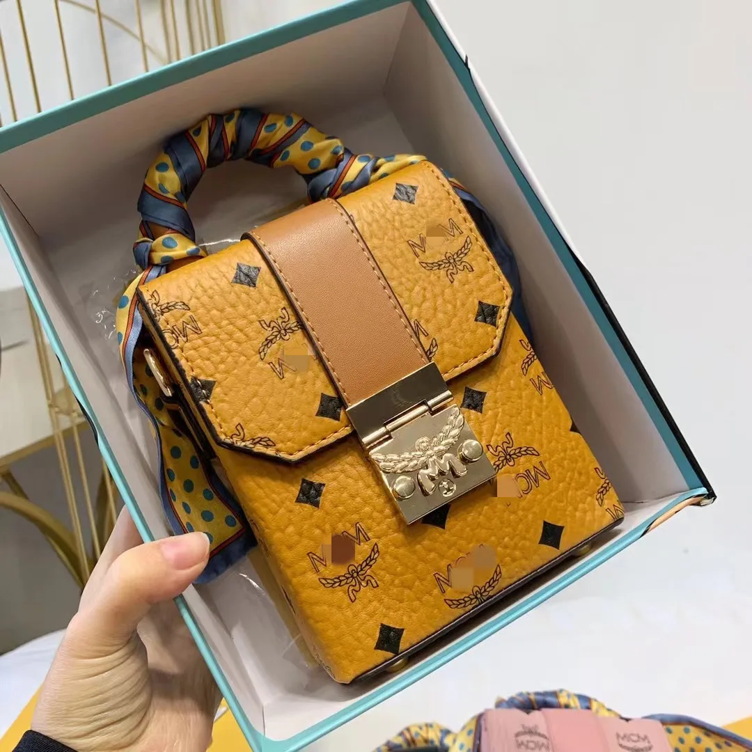 

Women's shoulder bag and mobile phone bag in high quality leather, 3color